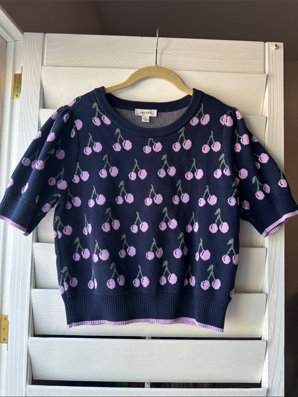 On 34th Cherry Cropped Retro Vintage Sweater Top Medium